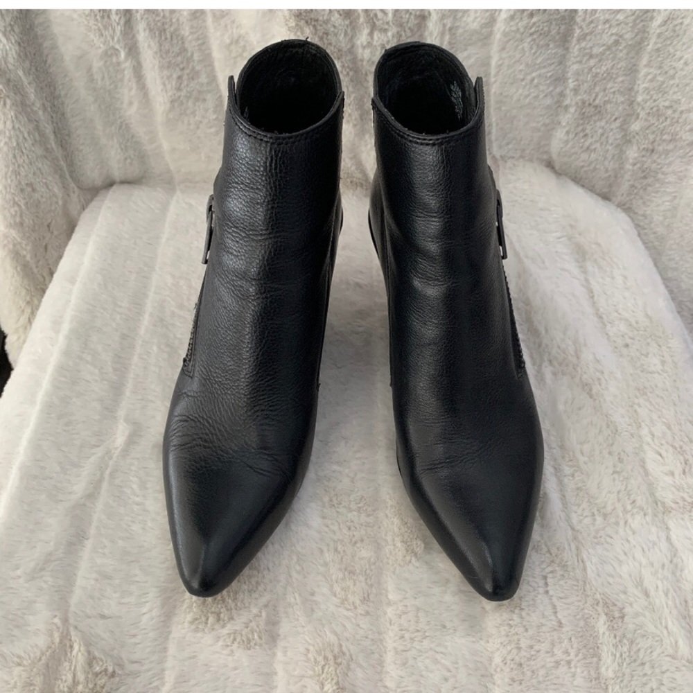 Boots - Picture 2 of 5